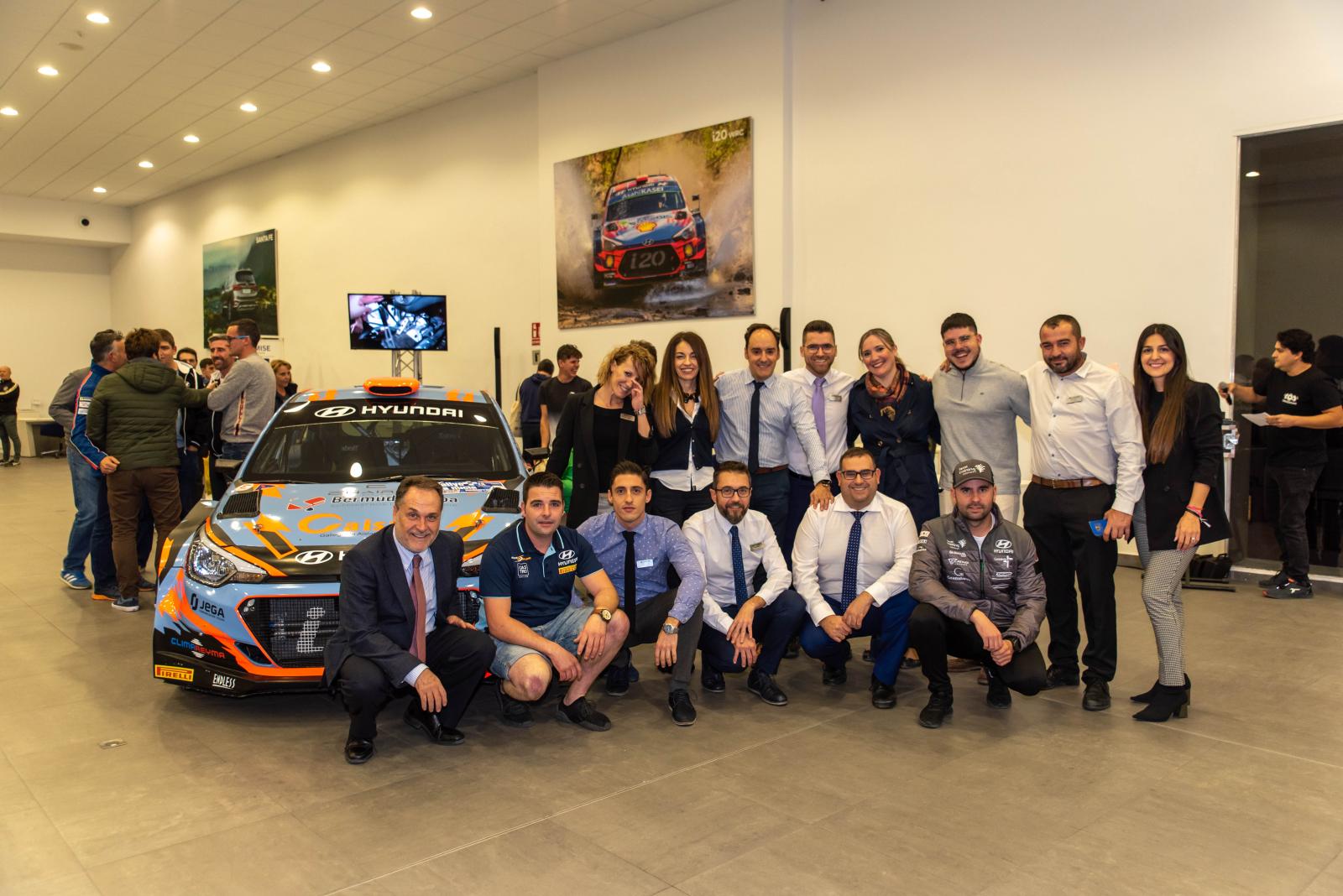 Hyundai Leuka Car de la mano con el Rally