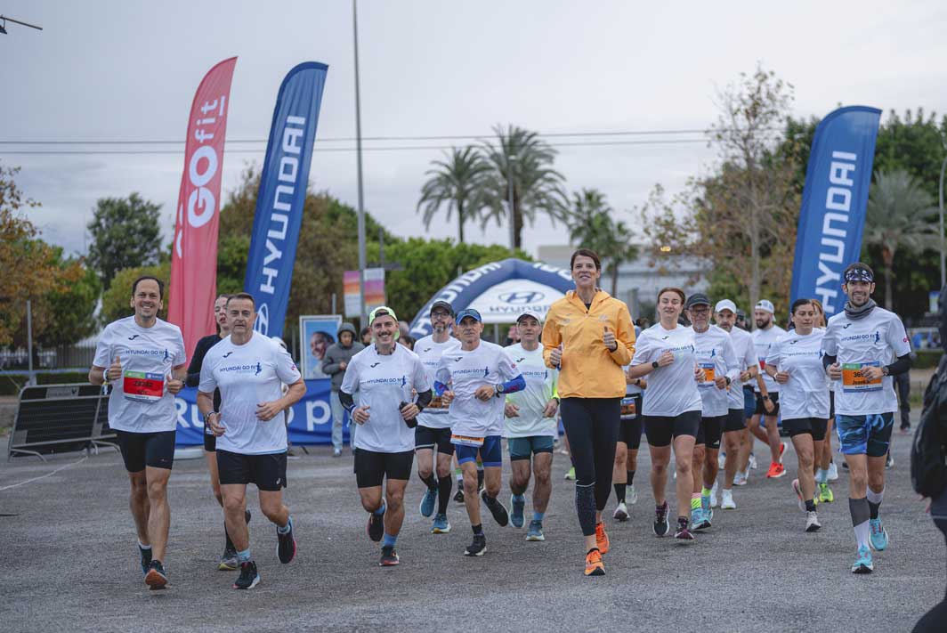 Participantes del equipo Hyundai GO fit runners Medio Maratón Valencia 2024