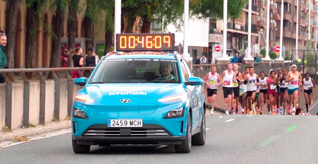 Hyundai ha iniciado en Sevilla una nueva temporada de fomento del deporte seguro y de los vehículos cero emisiones en las carreras populares