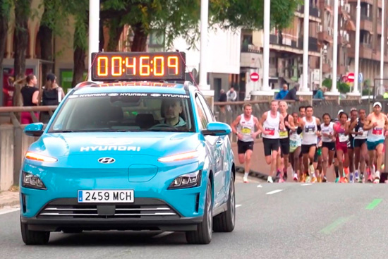 Hyundai ha iniciado en Sevilla una nueva temporada de fomento del deporte seguro y de los vehículos cero emisiones en las carreras populares