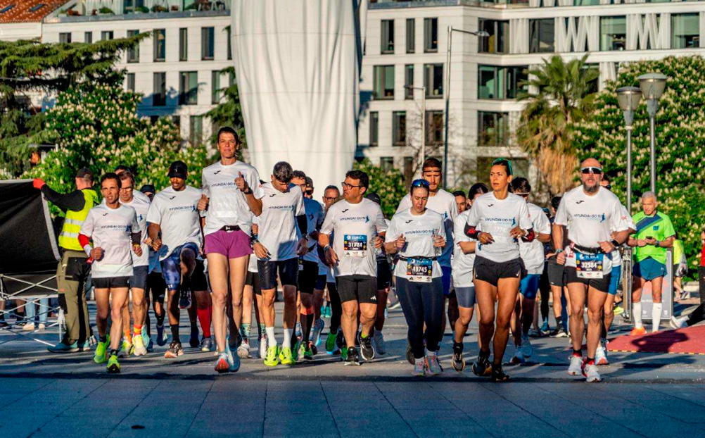 Equipo Hyundai GO fit runners corriendo el RNR Madrid 2025